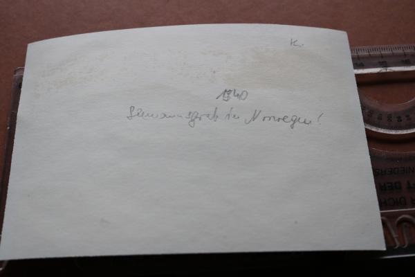 altes Foto Grabkranz von Adolf Hitler für die gefallenen Matrosen in Norwegen